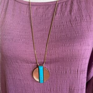NECKLACE Elegant Gold and faux Turquoise Pendant Necklace